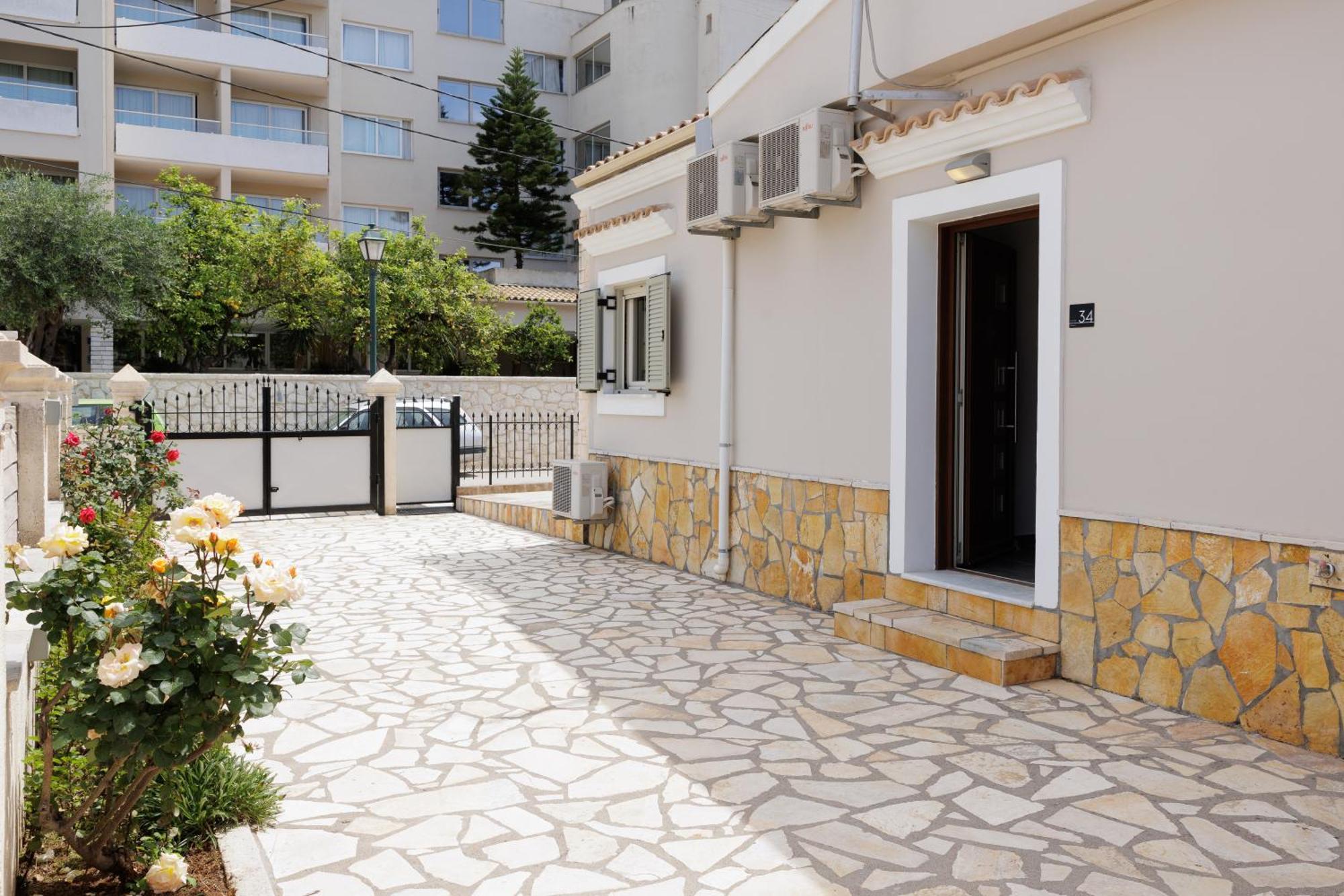 Santos Luxury Apartments Dassia  Exterior photo